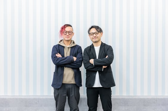 ディーゼロの平尾とSmartHRの桝田氏の写真