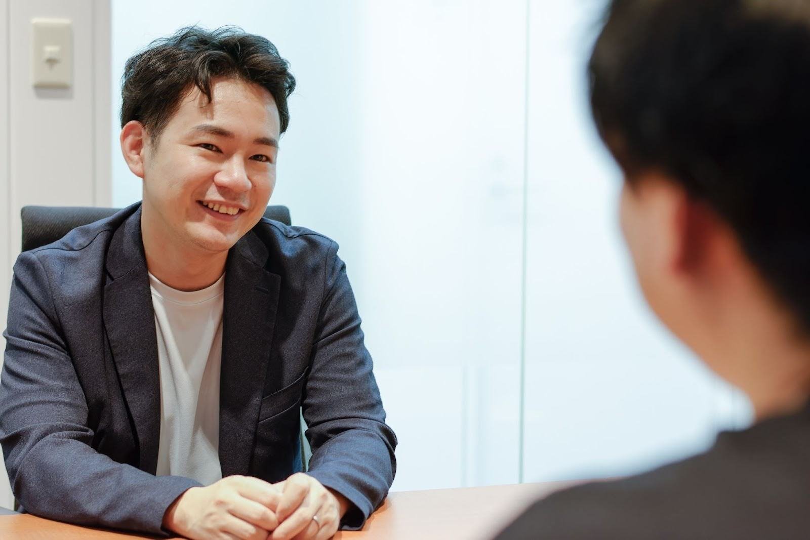 インタビュー中の多田氏